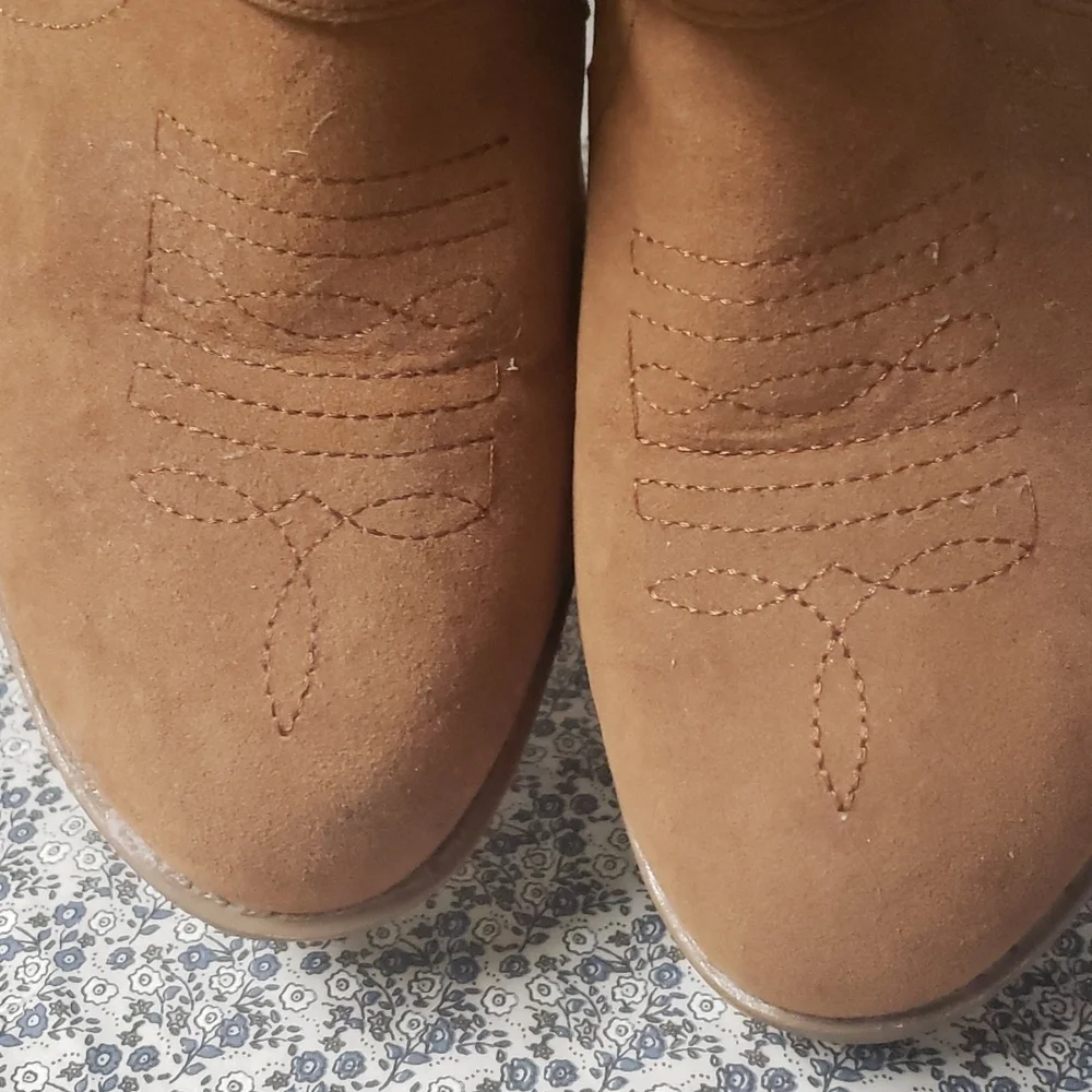 ETC women’s fringed ankle boots size 8/9